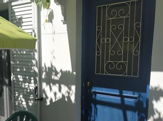 Kleines Gemütliches Mit Terrasse, Im Grünen Gelegen * Ágios Ioánnis