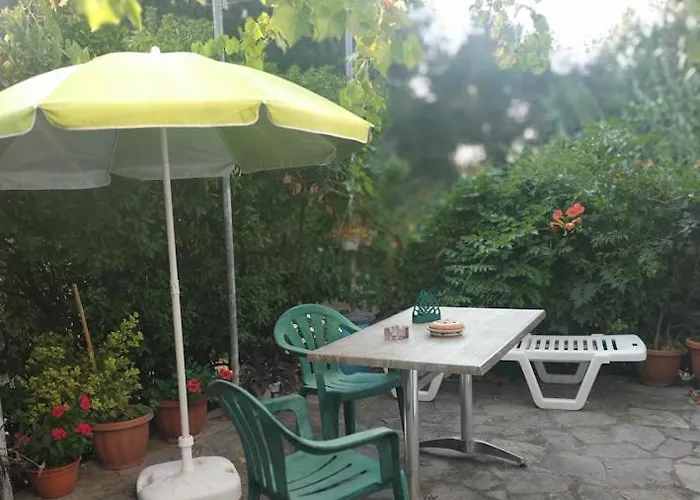Apartament Kleines Gemuetliches Mit Terrasse, Im Gruenen Gelegen Ágios Ioánnis